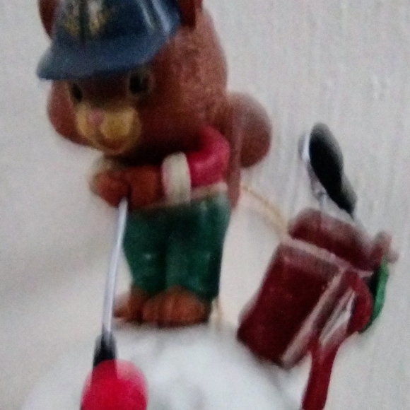 Merry Golfer Golfing Squirrel Collectable Vintage Christmas Ornament - Picture 3 of 9